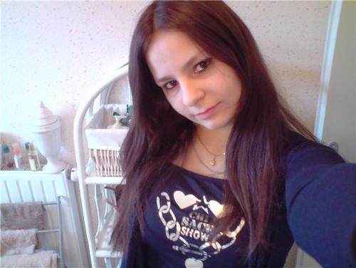 EvaTralalaaa's profile picture. 