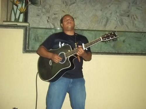 O Mais alto que um homem pode chegar é aos pés de Jesus !