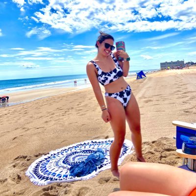 nicolee_fox's profile picture. 