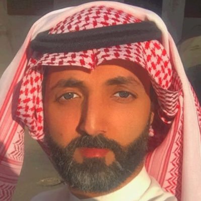 رجل همي هم من حولي ..يداي من عمق السمآء تبدأ..وتنتهي للأرض..إنسانيتي بعيده عن الملائكيه..بشر آصلي ترآب مسمى عبدالله