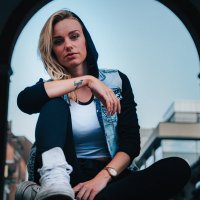 Holly Nunn (@hollyriot) 's Twitter Profile