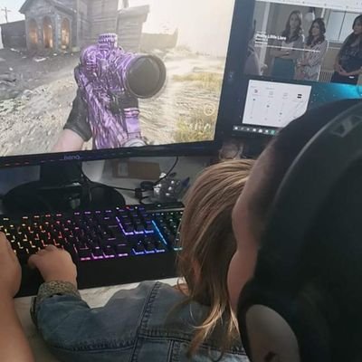 soon to be full time streamer follow me on twitch: missxshortyx