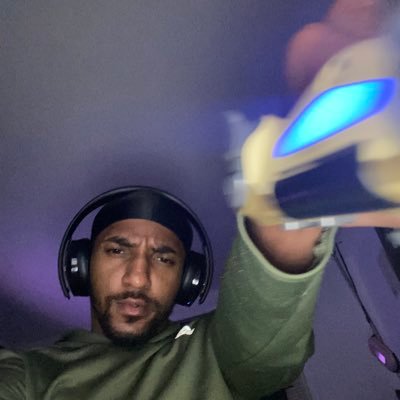 PSN:WiillyX, I’m slight like that on the sticks been like that 🎮. 1v1 QS? 🎯 #FreeYaK #SniperGang
