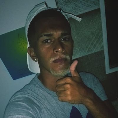 Salvador -Ba📍
Atleta do @ecjacuipenseoficial 🇶🇦
Instagram : tulio_h8