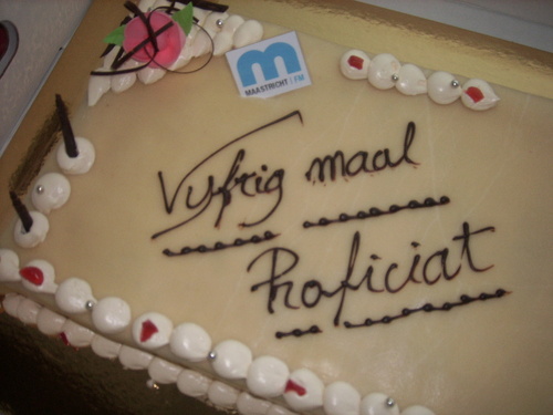 Wij zijn een verzoekplaten programma dat uitzend via Maastricht FM op 87.5 kabel en via 107.5 in de ether.