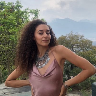 alivilla's profile picture. art & design