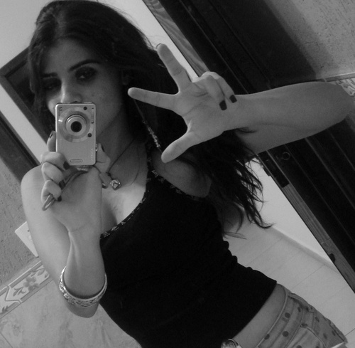 canceriana,palmeirense de paixão,chocolate,sonhadora,shopping,música.....amo meus amigos(bests)♥