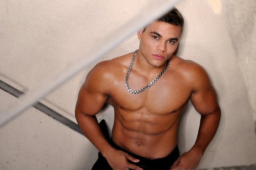 gogo-stripper, tequileiro e dançarino!