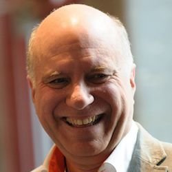 Observateur-né, porte-bonheur, épris de justice sociale. « Si vous voulez aller nulle part, suivez la foule ». - John Maxwell