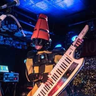 ZaHandu2001's profile picture. Favourite Band: TWRP - Rest in peace Etika 🖤