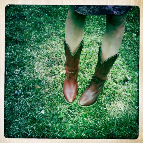 AshandArrow's profile picture. ***Pop-Up Shop Saturday Dec 14 at The Burlington, Logan Square*** Ash & Arrow is an online and mobile vintage shop by Melissa Elias & Katie Schaffer.