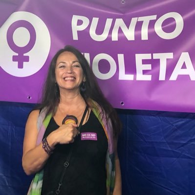 Feminista, madre de familia numerosa, exparlamentaria de Podemos por Lanzarote, comprometida con la igualdad ♀y derechos de la infancia. Con mucho orgullo 🌈