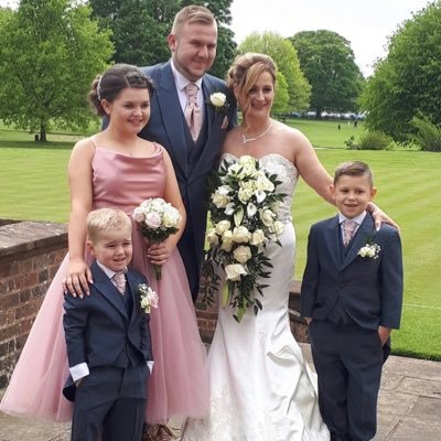 VonnyB5's profile picture. Love my fab family to the moon and back 💕 Work at a very busy primary school & love every minute of my job in EYFS. Horses are a big part of our family too 🐴