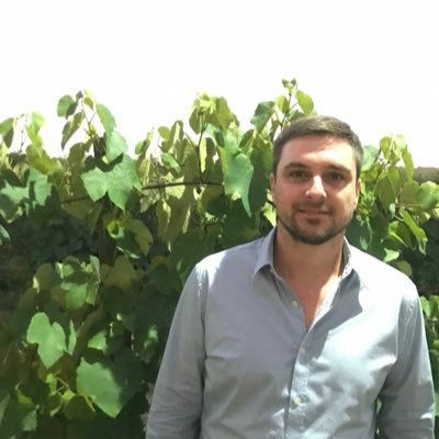 SantiagoRheum's profile picture. Reumatólogo - Guías & Recomendaciones GRADE SAR - RA - PsA - Spa - Papá de Pedro y Sofía