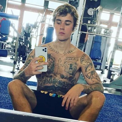 Busty porno yulduzi Madison Ayvi jinsiy aloqada sehr yaratadi