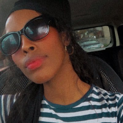 Naz_sprinkles's profile picture. "Float like a butterfly, sting like a bee” || Too American for the Somalis, too Somali for the Americans || Clinical Data Specialist 🇺🇸🇸🇴