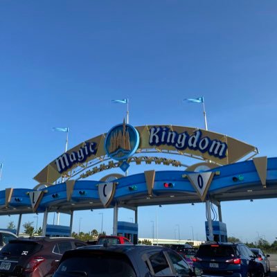 HIPKIDCEO's profile picture. Attorney #momlife combined.