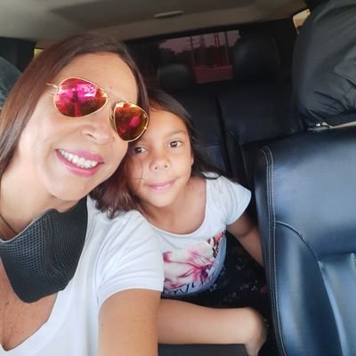 venezolana enamoradade mi pais, 100% anti comunista, detesto a los chavistas. amante de la libertad, esperanzada de salir de estas basuras que gobiernan mi pais