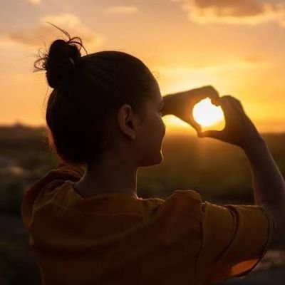 Jennilc029's profile picture. Writer ,Traveler, Foodie, Photographer / - I,m single I,m verry Happy 😊