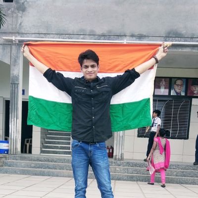 Moin_Mirza_'s profile picture. -I’m kinda mad for not being a mermaid, can’t imagine all the possibilities.