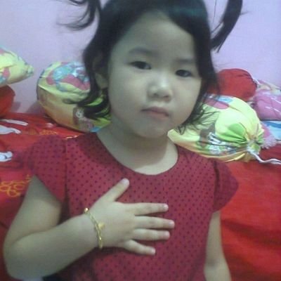 ElysseTriana's profile picture. 