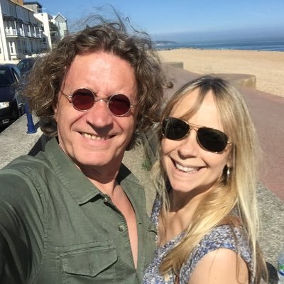 An indie folk/pop duo from the UK. Playing, writing, singing and producing music for the love. Listen to our music here: https://t.co/qgI6zk95BI