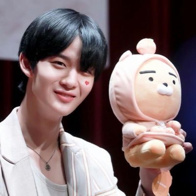 baejinhourly's profile picture. ﹟baejin is best boy so we need him every hour ᵎᵎ