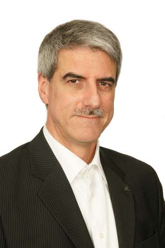 Profession	:	Ingénieur
Spécialité	:	Électronique/communication
Naissance	:	1958
Nationalité	:	Canadienne
Langue(s)	:	Français, anglais
Expérience	25 ans