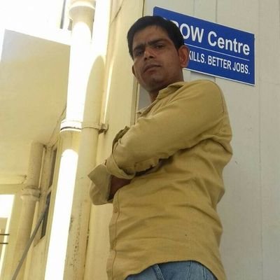 rajnesh83240984's profile picture. busy