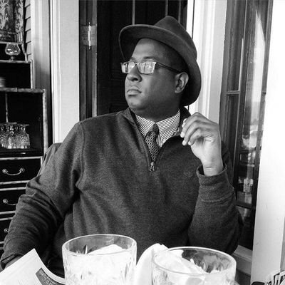 Creative writer turned college advisor, lover of stories and storytelling, Chicago suburbanite and all-around daydreamer