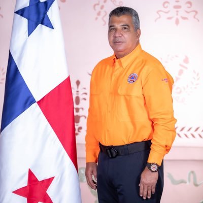 Director del Sistema Nacional de Protección Civil de Panamá @Sinaproc_Panama Emergencias: (+507) 520-4426 o 520-4429 #PrevenirSalvaVidas