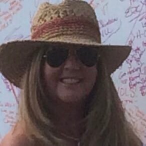 Wife Working Mom❤️Dogs. TN Democrat 4 LIFE! UT Vols Fan🧡Nashville🎸🍻. 💙Beaches in 🌴 US & VI. Always Vote🇺🇸! No DM’s please.