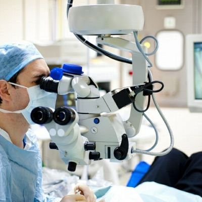 LeNeurochirurg1's profile picture. Neurocirujano, a veces levito, entonces veo mi nómina y se me pasa.