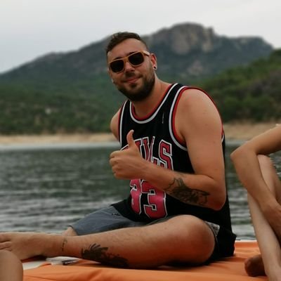 Ni naciendo otra vez me entenderias...
La suerte nunca se olvida// Supuesto entrenador de baloncesto del CB San Fermin