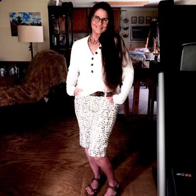 1VeGaNbIOtCh's profile picture. “Please don’t refuse with your eyes what the animals endure with their bodies.” -Shaun Monson