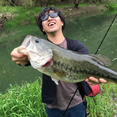 釣りが大好きで特にバス釣りをこよなく愛する人物 / ビッグバスを求め日々アップデートし鍛錬中/岡山県在住/RAID JAPAN/OSP/JACKALL/DSTYLE/海釣りを習いたい 釣りに関する情報を発信中↓☆2021年６月登録者10000人突破!!