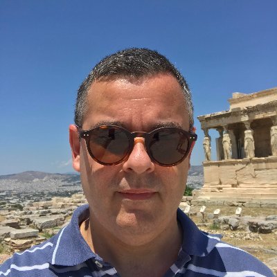 Η Δημοκρατία είναι το πιο δύσκολο πολίτευμα. Χρειάζεται πολίτες. Όλα τα υπόλοιπα, χρειάζονται απλώς υπάκουους ηλίθιους.