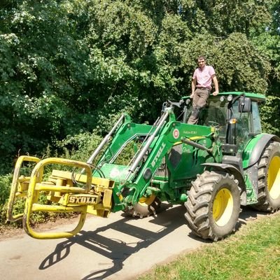 Möchte die Welt voran bringen.
Träumt mit der Frau vom eigenen Hof.
Landwirtschaft dient allen. 🌾🚜🐄