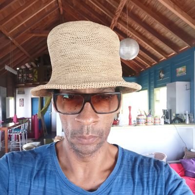 marcusgravius's profile picture. Artiste plasticien 
Vie et travaille à la  Martinique
