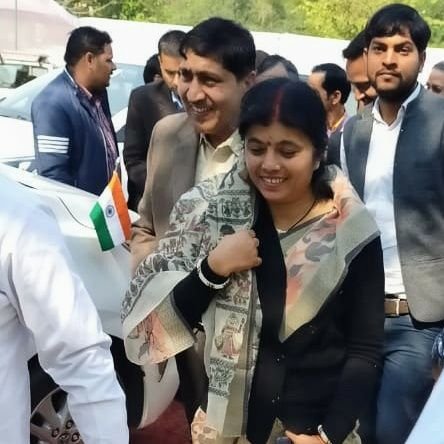 पूर्व जिला पंचायत उपाध्यक्ष लखनऊ
समाजवादी पार्टी सदस्य
सामाजिक कार्यकर्ता
169 बीकेटी विधानसभा लखनऊ
