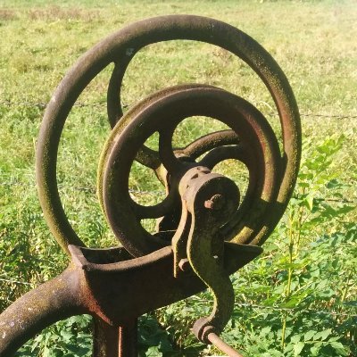 Xcellent_Sign's profile picture. So much to do, and somehow I still check Twitter once in a while...
The world has much to say, obviously... 
That's probably an excellent sign.
Or is it?