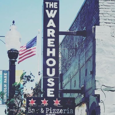 Lincoln Park sports bar featuring Chicago Style Pizzas and much more!! #thewarehousechicago TikTok:thewarehousechicago Instagram:thewarehousechicago