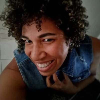 Microempreendedora da @embalaie , publicitária, mãe de 😸, ama ⚽️futebol e 🍽gastronomia.
#EmbalaieVariedades