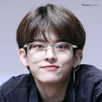 subeanie0405's profile picture. 💙💛