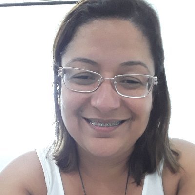 Pedagoga, doutora em Multimédia em Educação (Aveiro PT). Profª Adjunta da UEMA. Curte um bom livro, filmes, cinema, política, praia, cozinhar e jardim