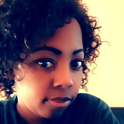 CSigudla's profile picture. I am a Taurus
👩👧👦 A mother 
🎵 Singer and vocal coach 
💸 Accountant & Tutor