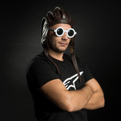 KeepSmilinGamin's profile picture. Let's play some games together :)