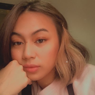 sashaamalow's profile picture. sini aku sun, pake kaki tepat di bibir