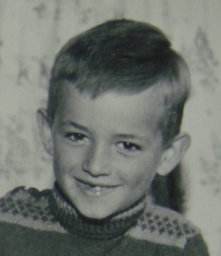 Born in 1951, joined the Navy in 1970. Now retired since 2006 after 36 years in the Navy. Enjoying the good life!