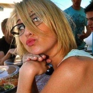 ItsMeChelsKane's profile picture. 